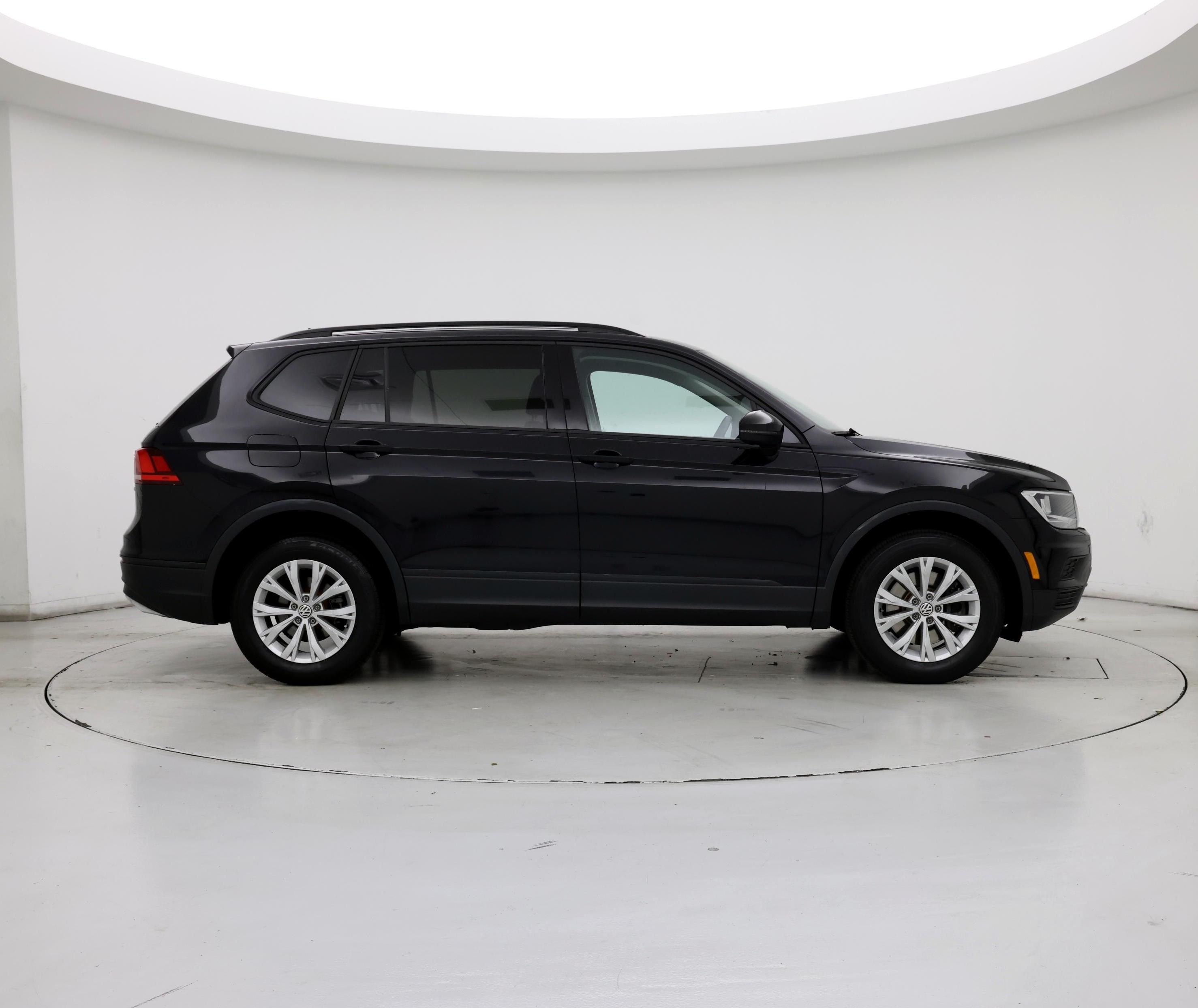 Thumbnail: 2020 Volkswagen Tiguan - 7