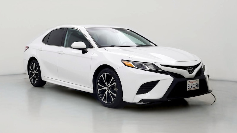 2019 Toyota Camry SE Hero Image