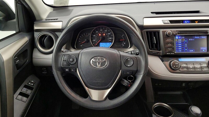 2013 Toyota RAV4 XLE 10