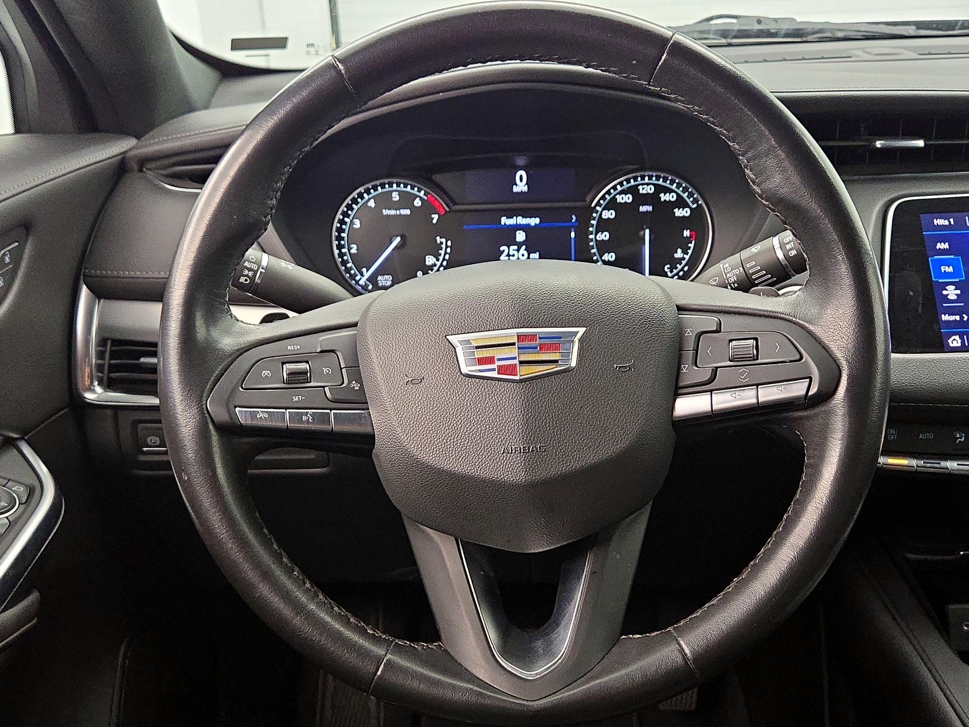 Thumbnail: 2022 Cadillac XT4 - 10