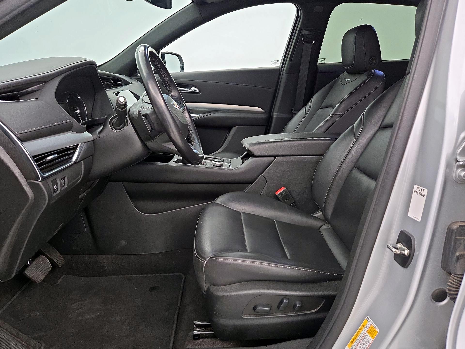 Thumbnail: 2022 Cadillac XT4 - 11