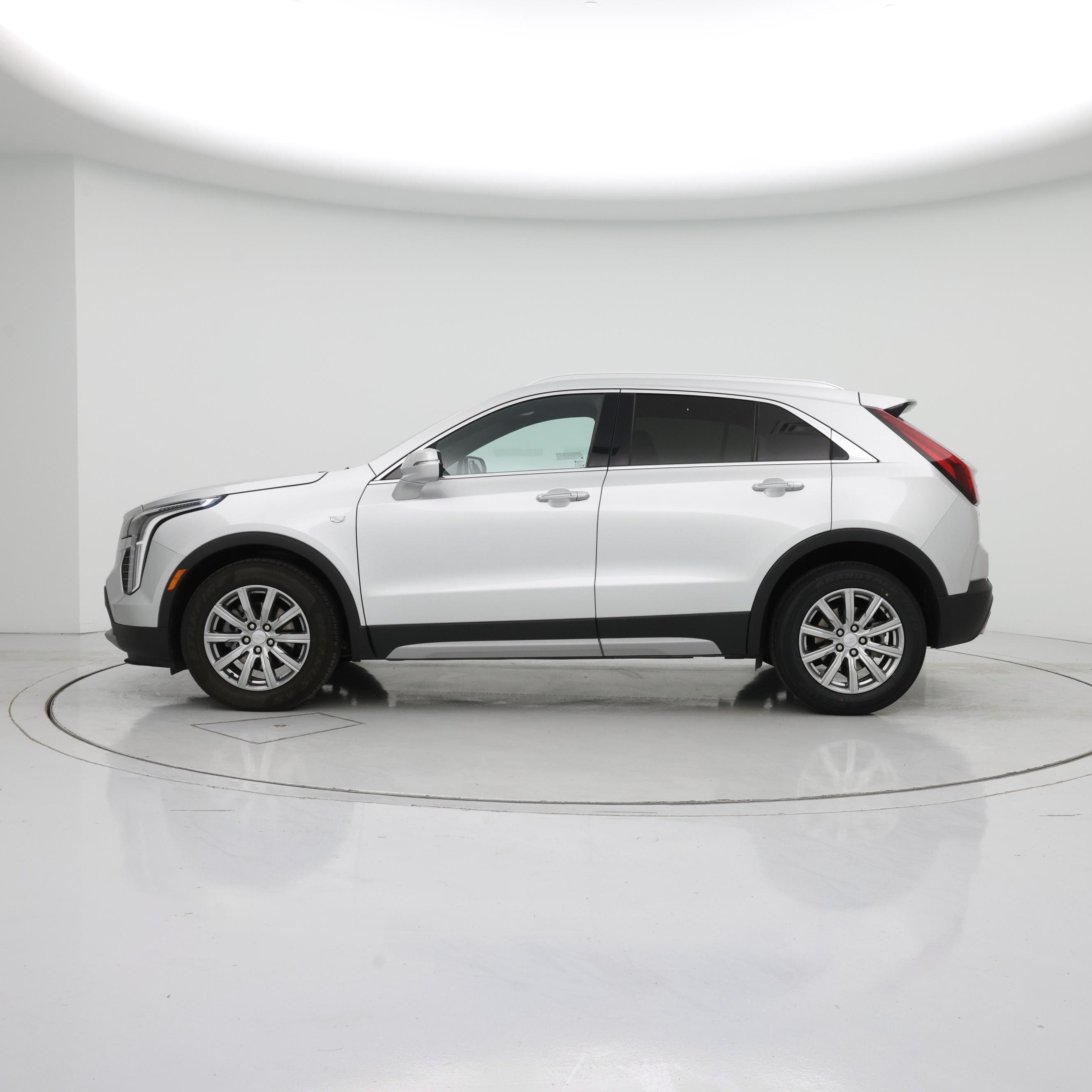 Thumbnail: 2022 Cadillac XT4 - 3