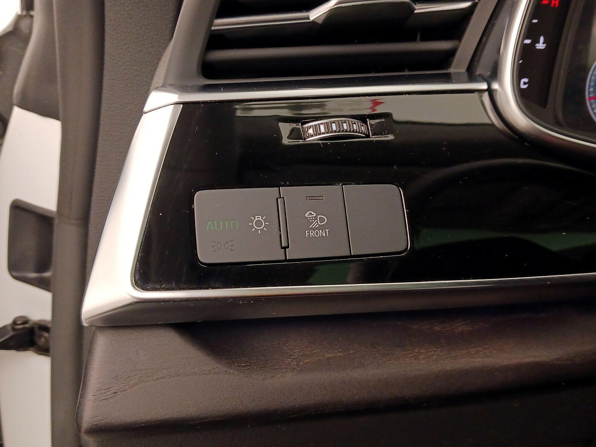 Thumbnail: 2022 Audi Q8 - 13
