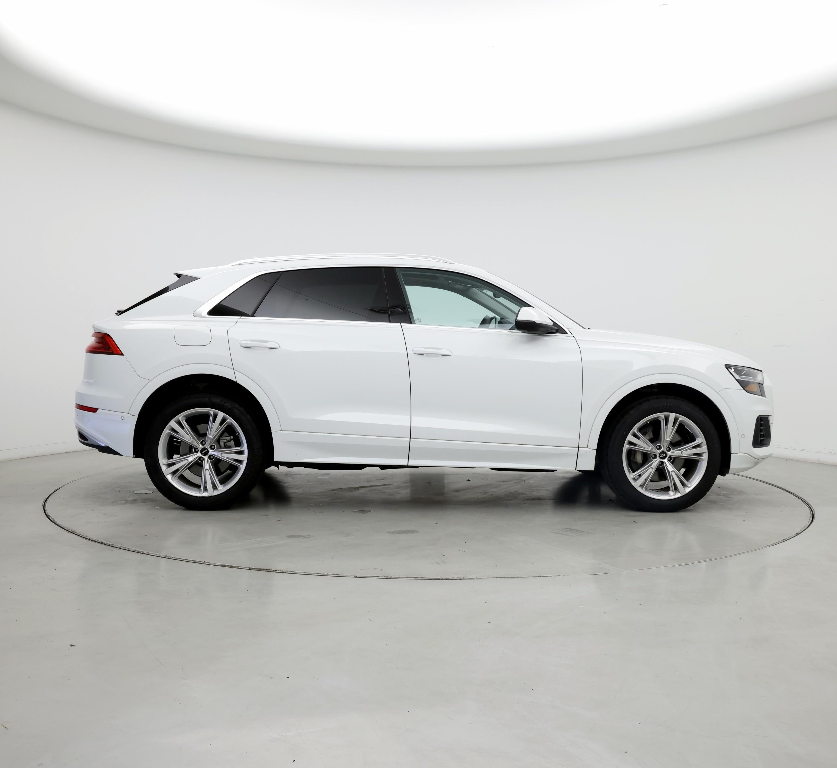 Thumbnail: 2022 Audi Q8 - 7