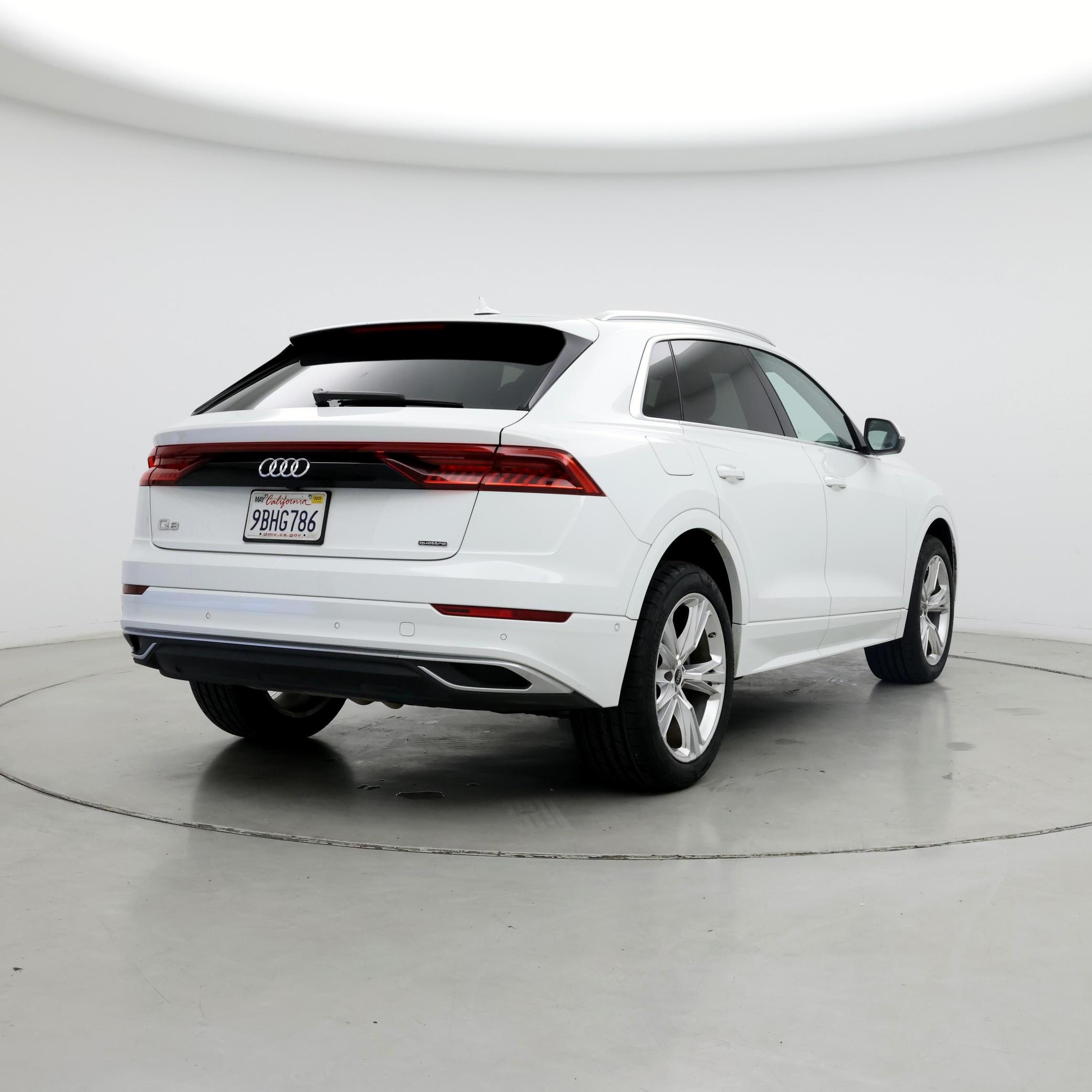 Thumbnail: 2022 Audi Q8 - 8