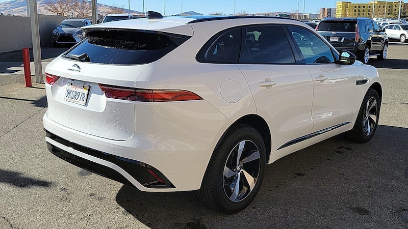 2024 Jaguar F-Pace R-Dynamic S 5