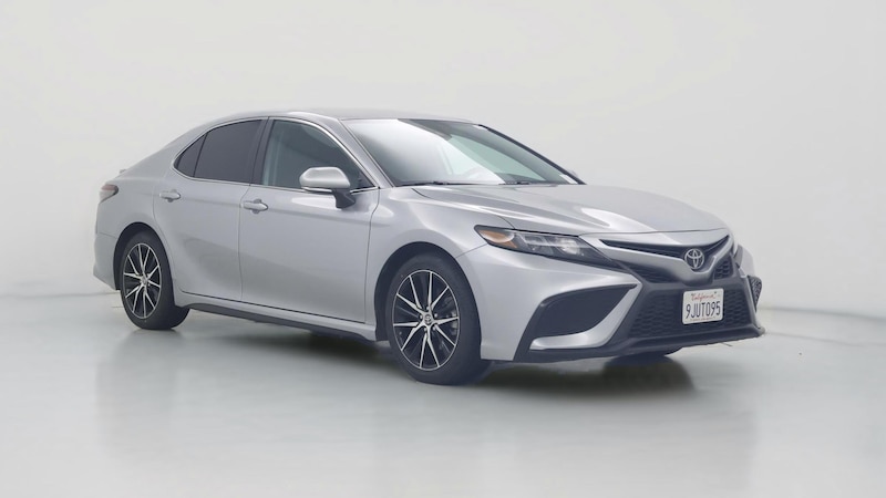 2024 Toyota Camry SE Hero Image