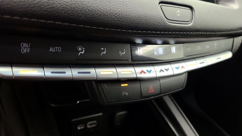 2022 Cadillac XT4 Premium Luxury 16