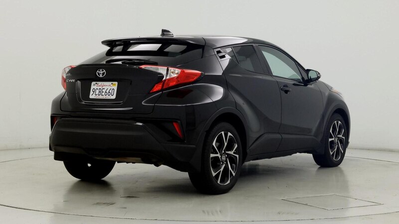 2022 Toyota C-HR XLE 8