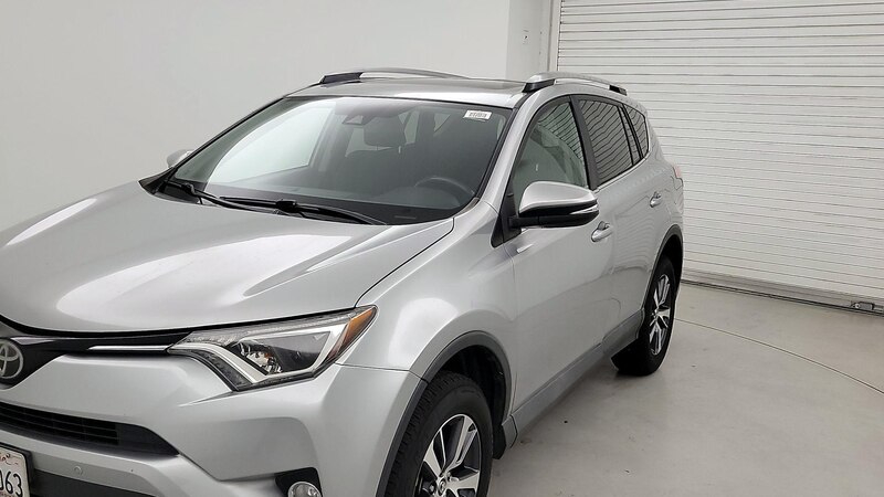 2018 Toyota RAV4 XLE 3