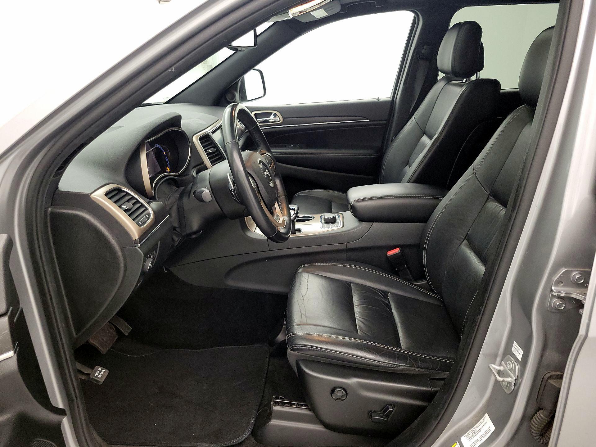 Thumbnail: 2015 Jeep Grand Cherokee - 11