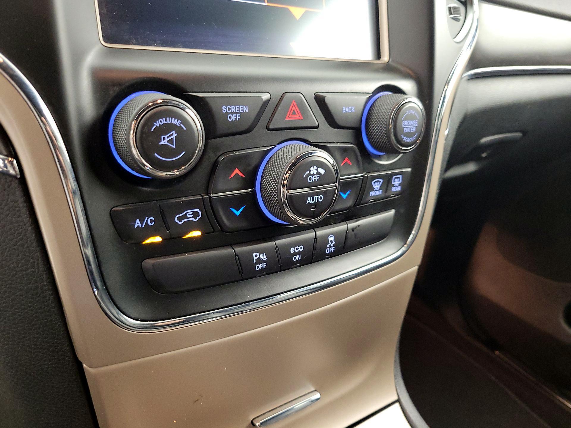 Thumbnail: 2015 Jeep Grand Cherokee - 16