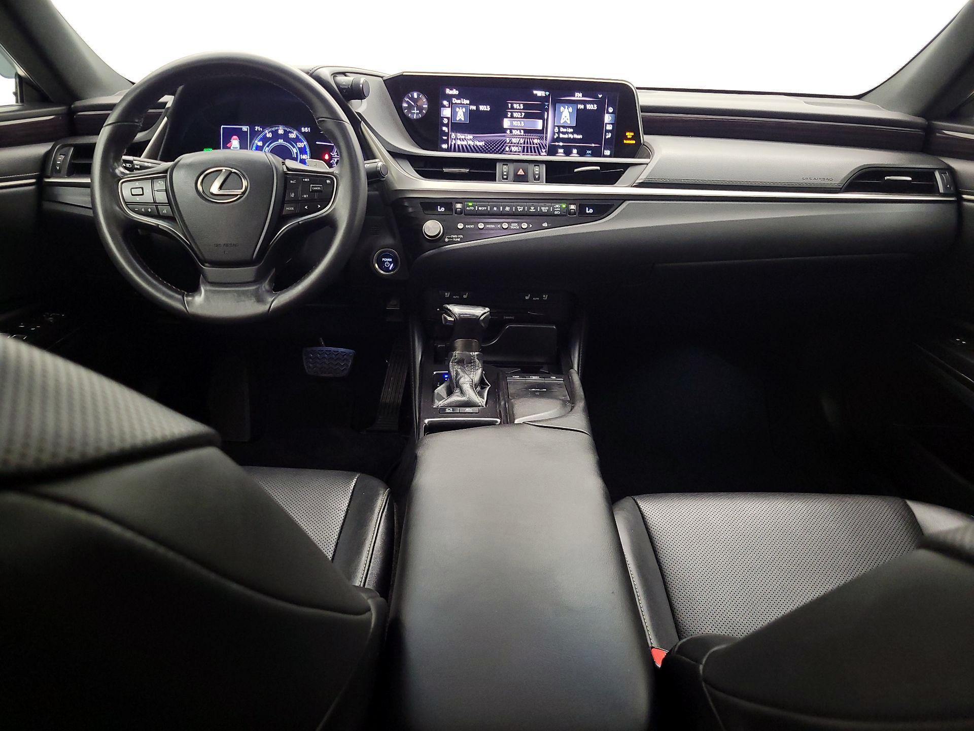 Thumbnail: 2021 Lexus ES - 9