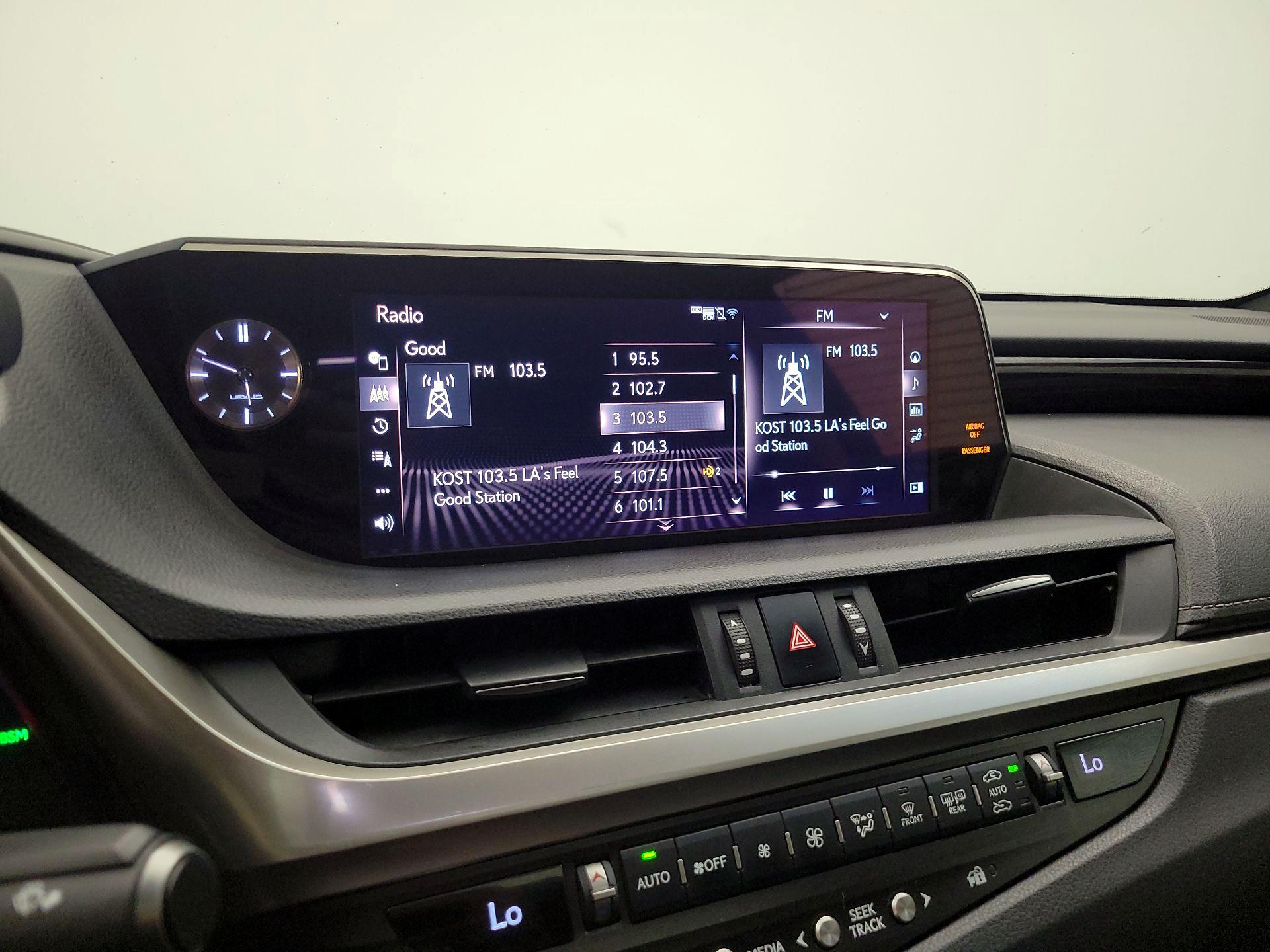 Thumbnail: 2021 Lexus ES - 15