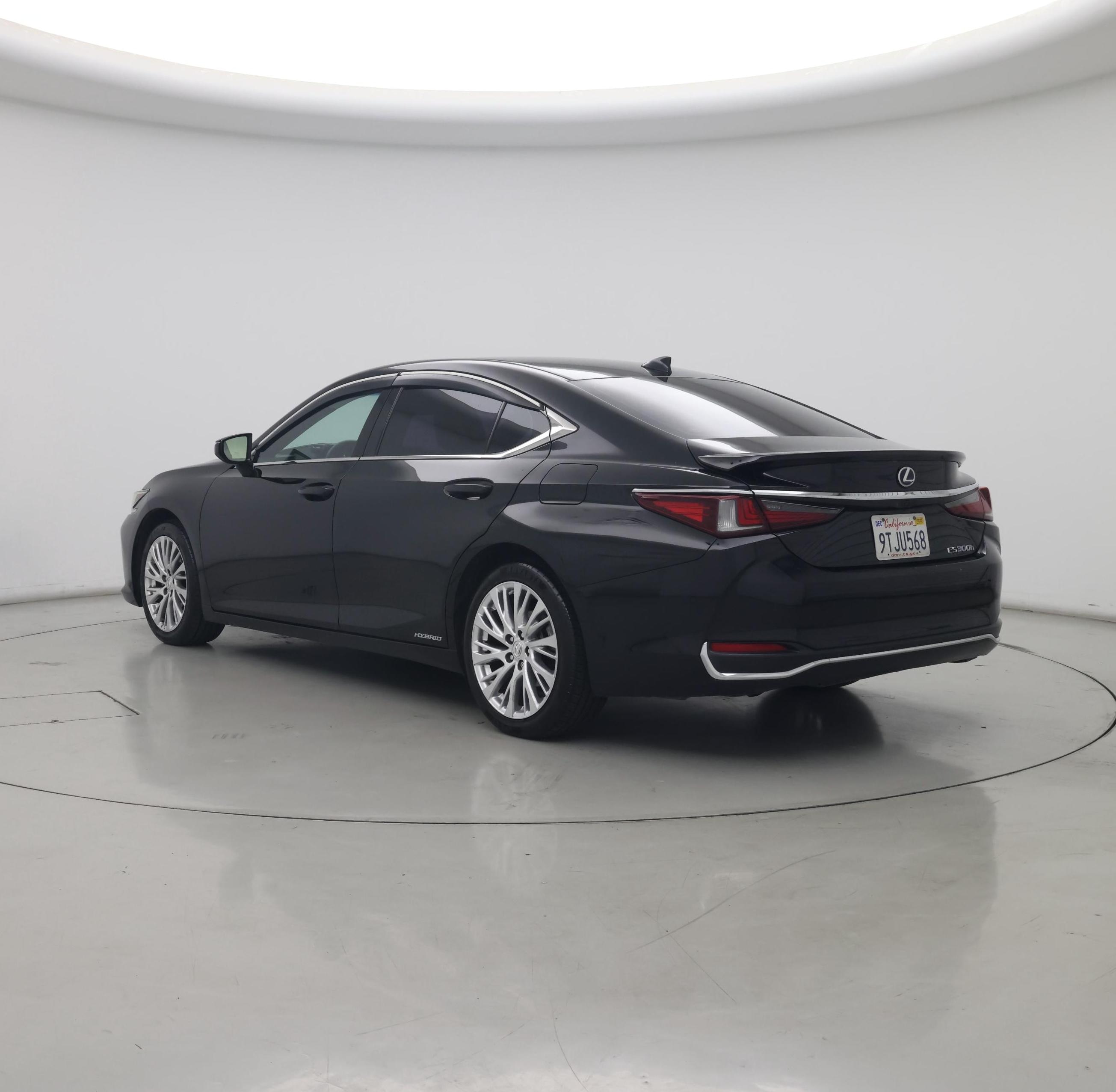 Thumbnail: 2021 Lexus ES - 2