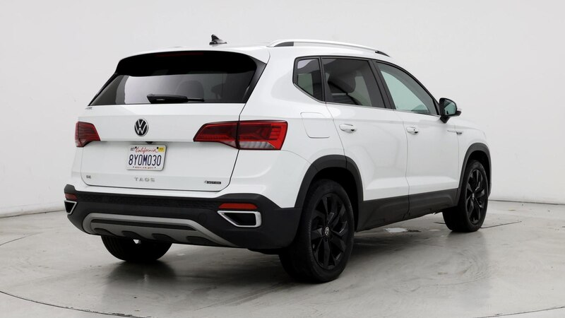 2022 Volkswagen Taos SE 8