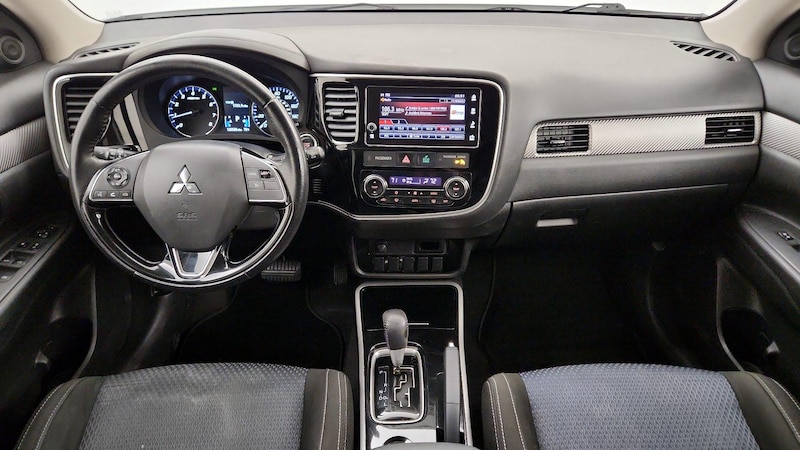 2018 Mitsubishi Outlander SE 9