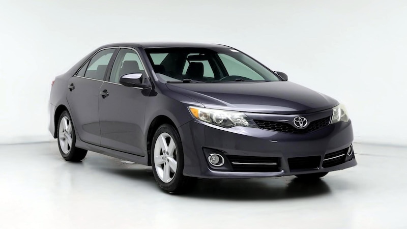 2014 Toyota Camry SE Hero Image