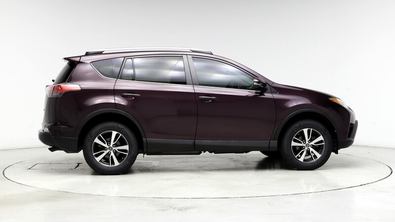 2017 Toyota RAV4 XLE 7