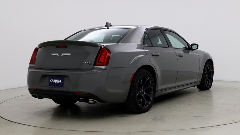 2019 Chrysler 300 S 8