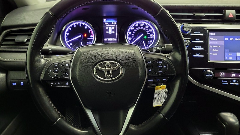 2019 Toyota Camry SE 10