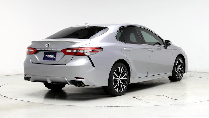 2019 Toyota Camry SE 8