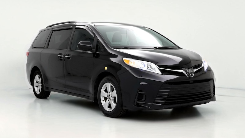 2020 Toyota Sienna LE Hero Image