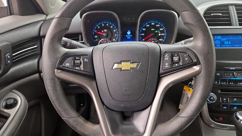 2015 Chevrolet Malibu LS 10