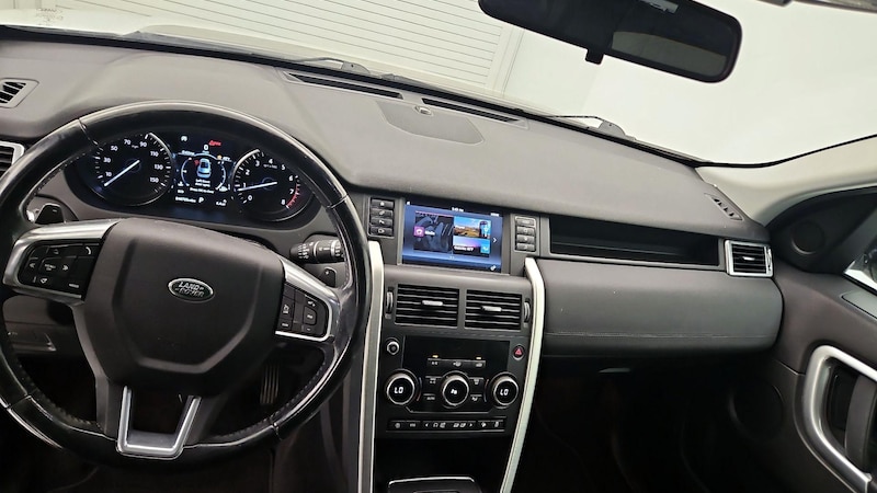 2018 Land Rover Discovery Sport SE 9