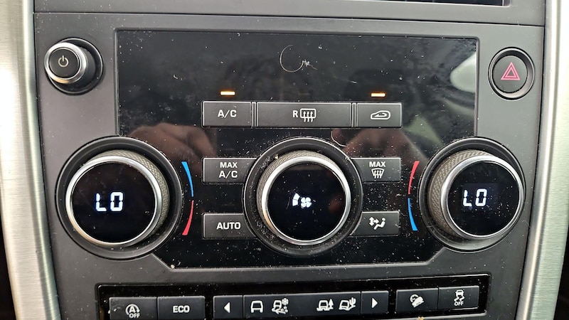 2018 Land Rover Discovery Sport SE 16