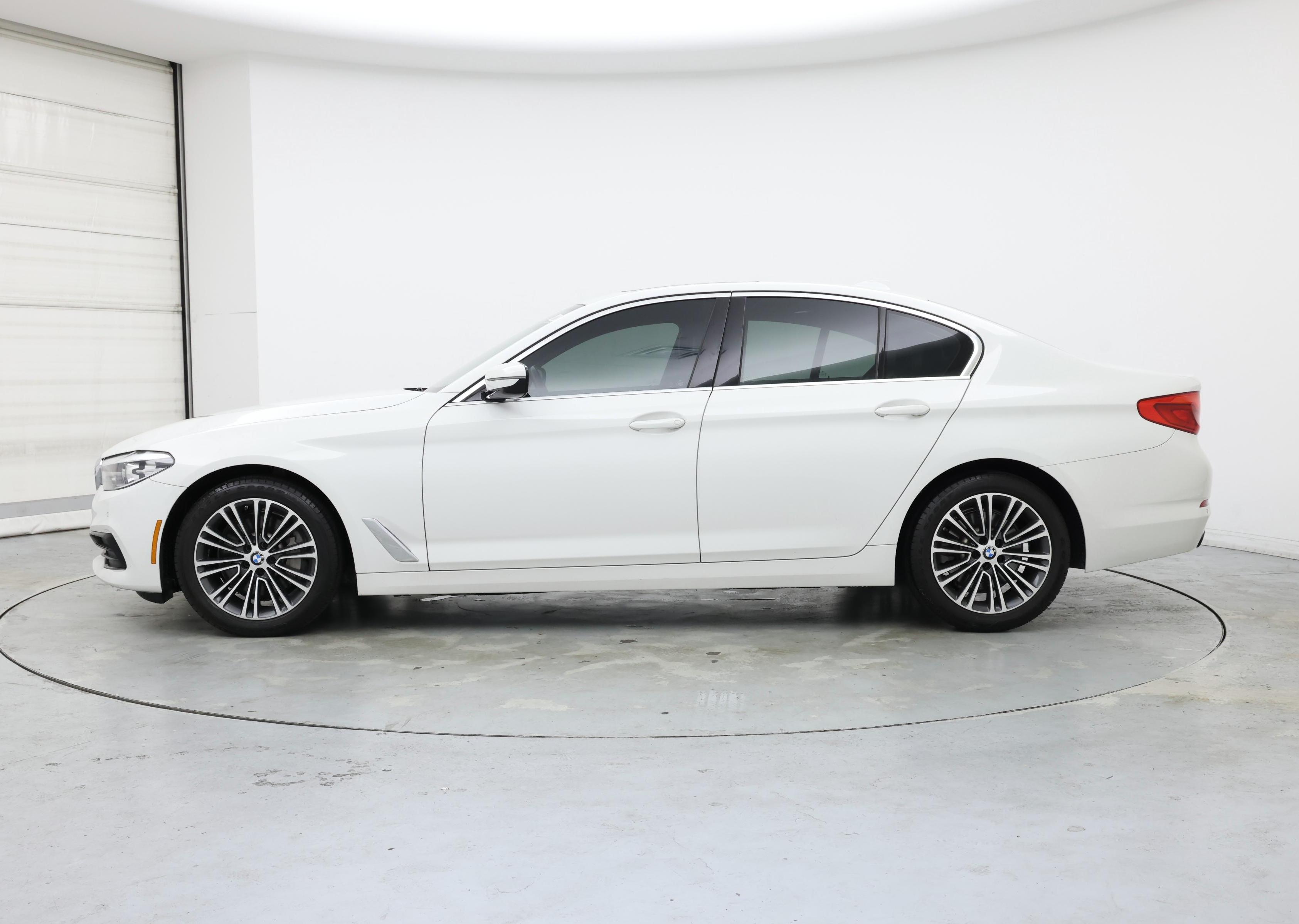 Thumbnail: 2019 BMW 5 Series - 3