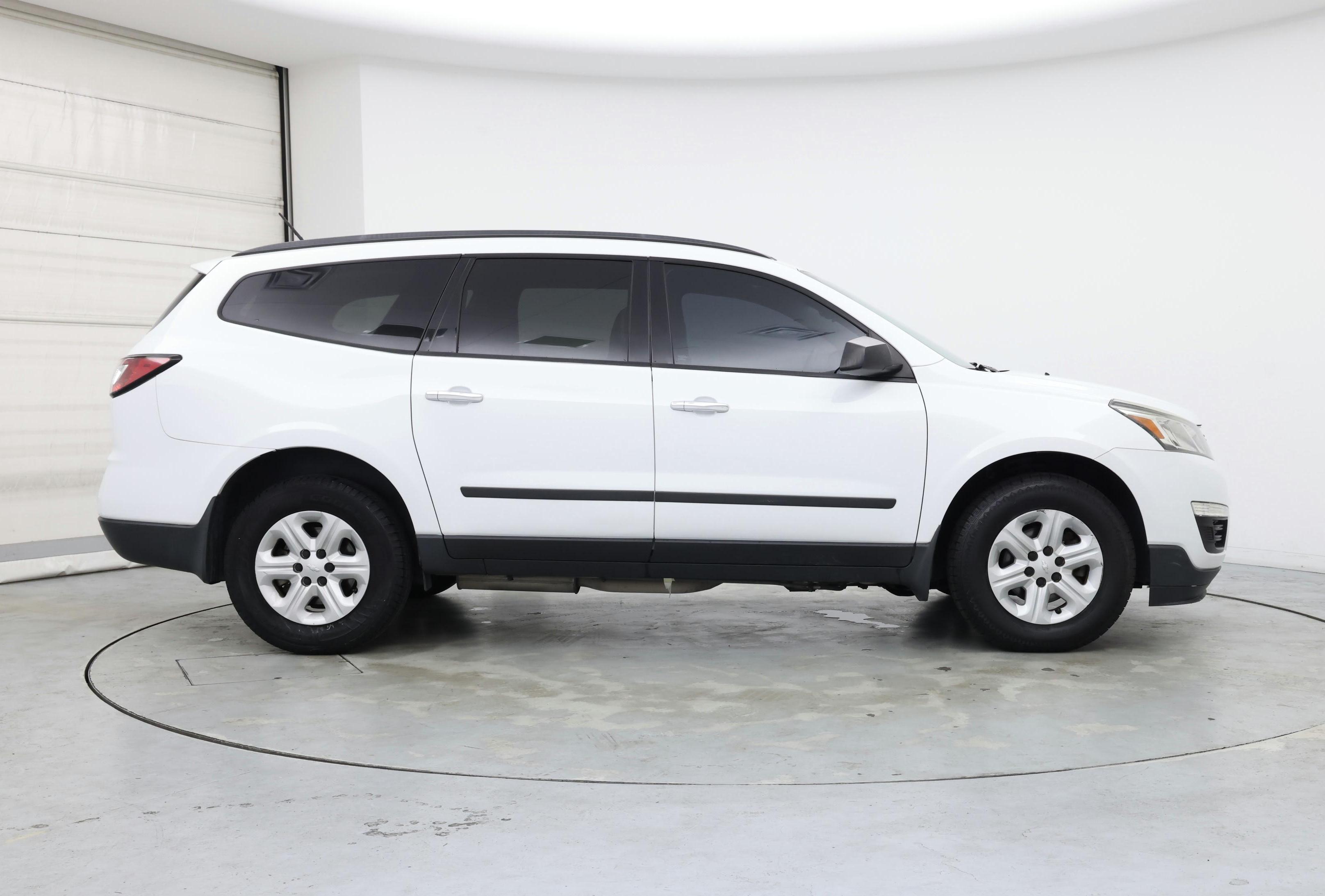 Thumbnail: 2017 Chevrolet Traverse - 7