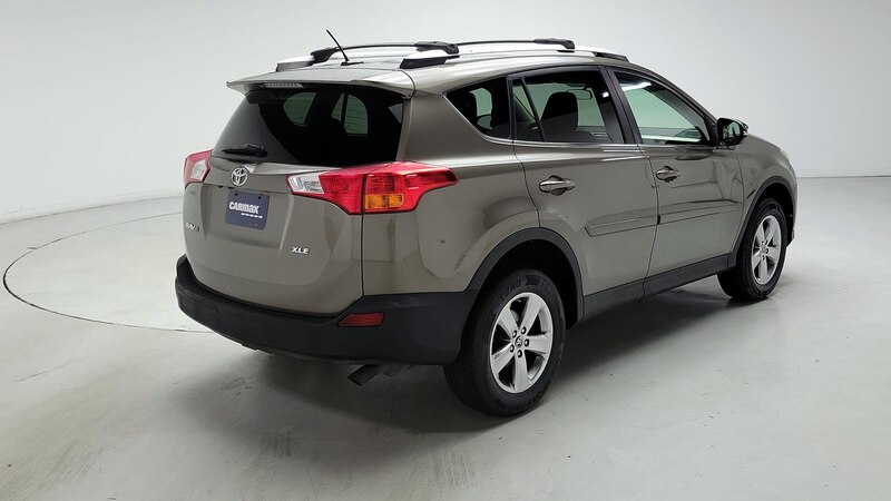 2015 Toyota RAV4 XLE 5