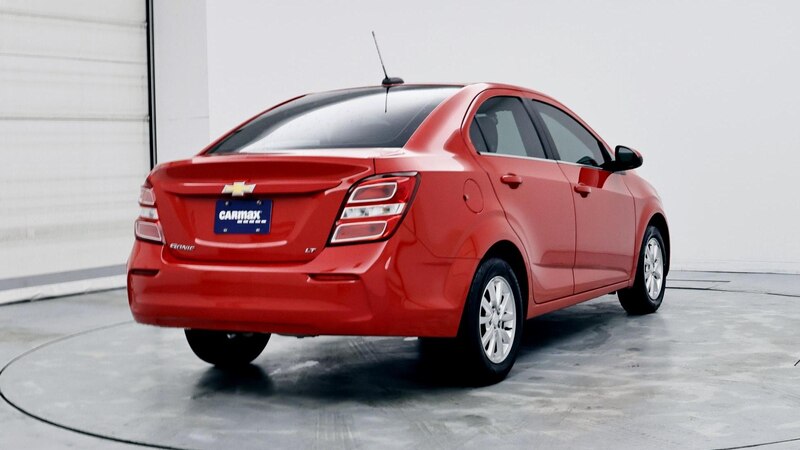 2020 Chevrolet Sonic LT 8