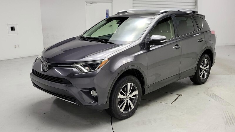 2018 Toyota RAV4 XLE 3