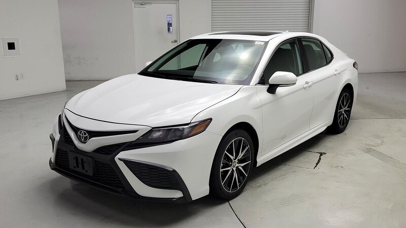 2024 Toyota Camry SE 3