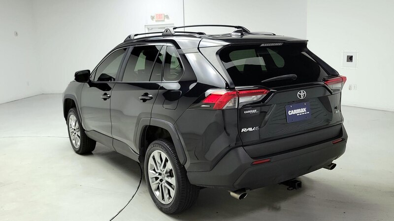 2019 Toyota RAV4 XLE Premium 7