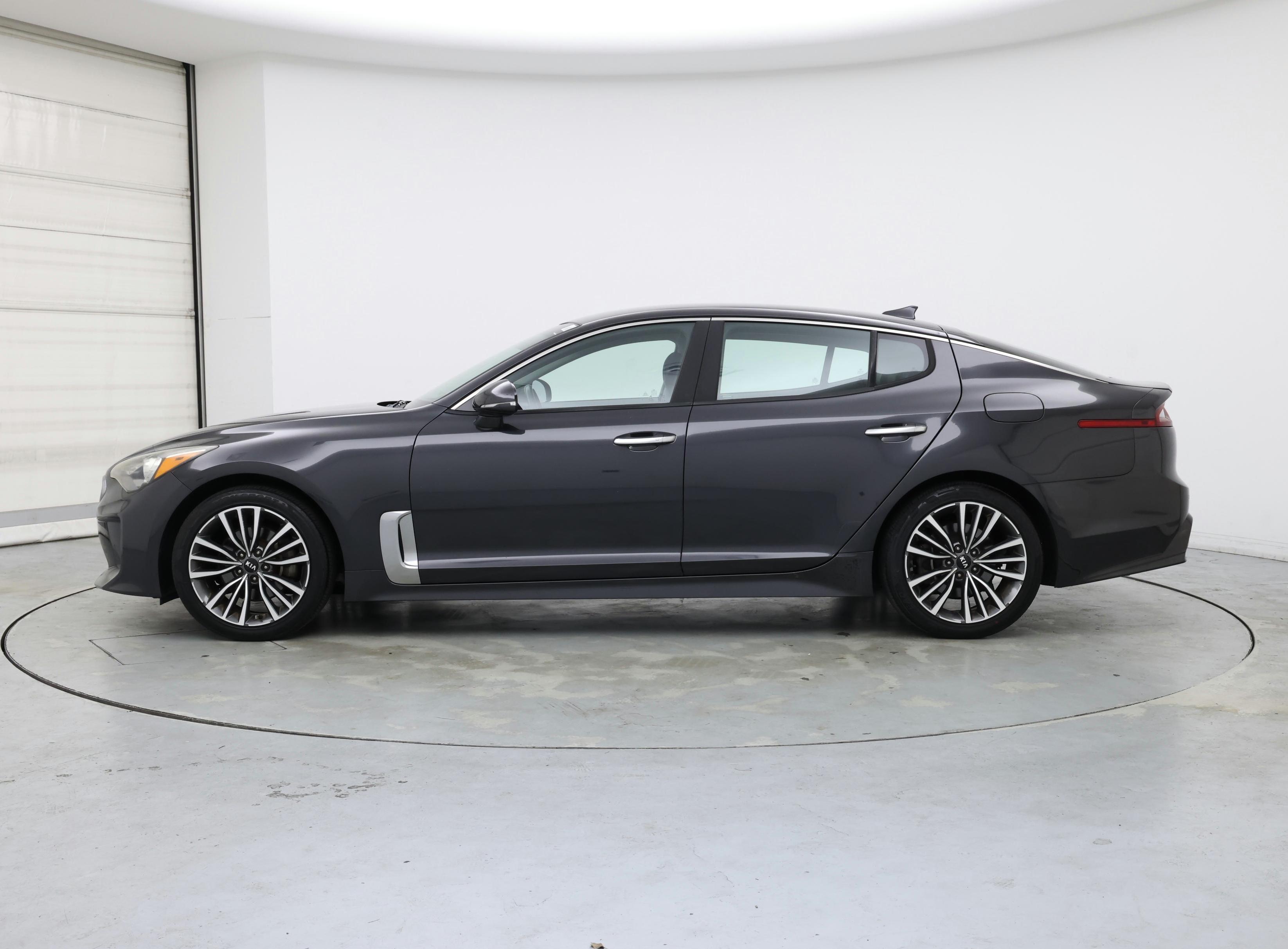 Thumbnail: 2019 Kia Stinger - 3