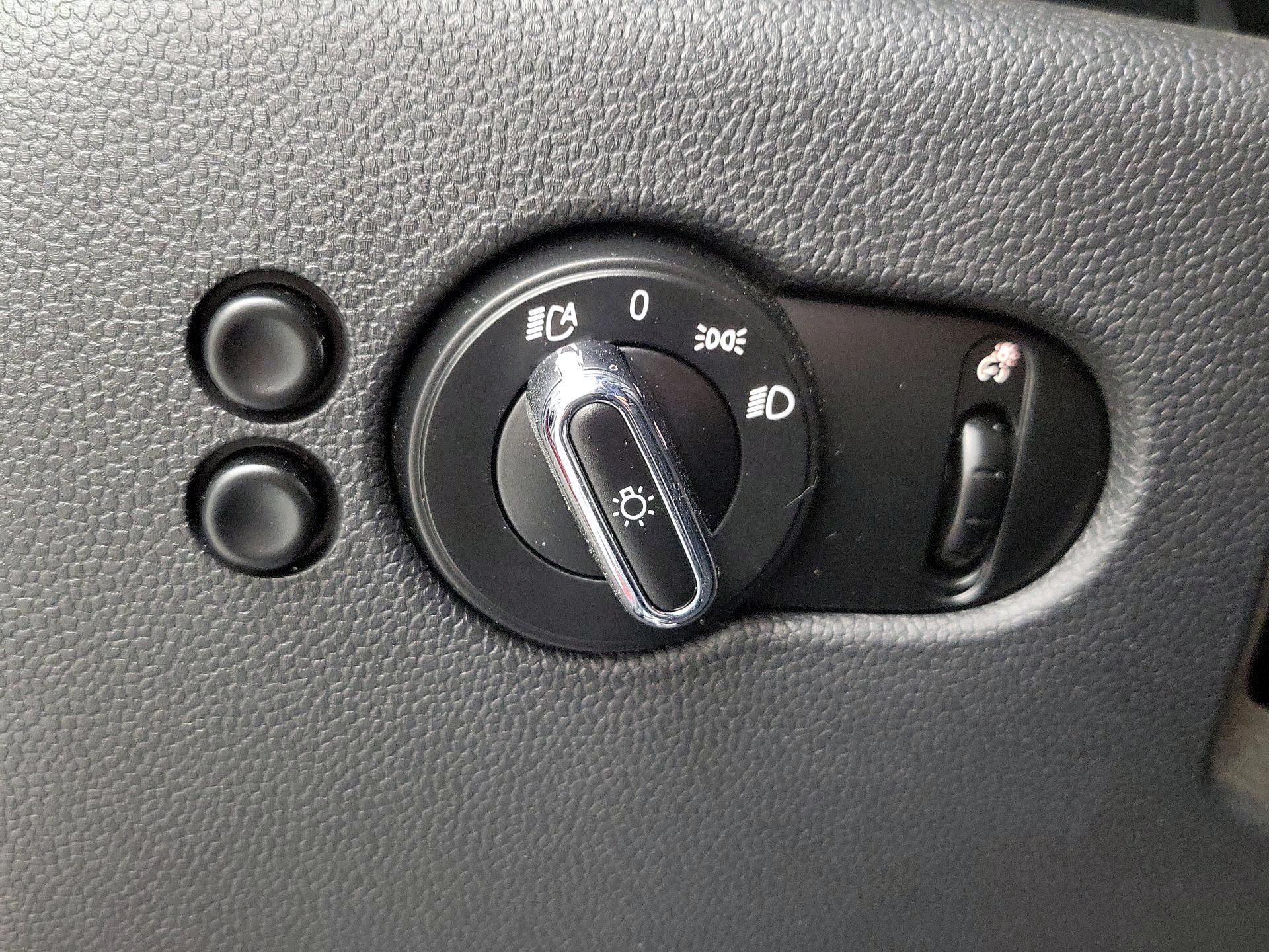 Thumbnail: 2019 MINI Cooper - 13