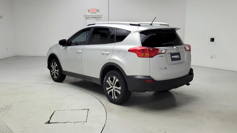 2015 Toyota RAV4 LE 7