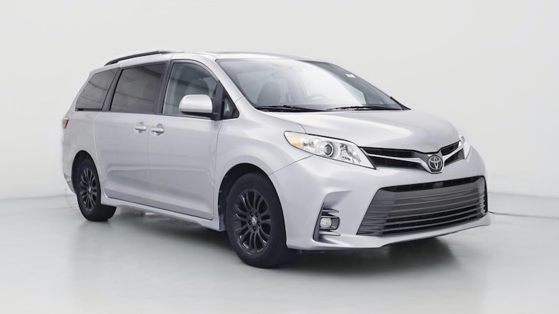 2019 Toyota Sienna XLE Hero Image