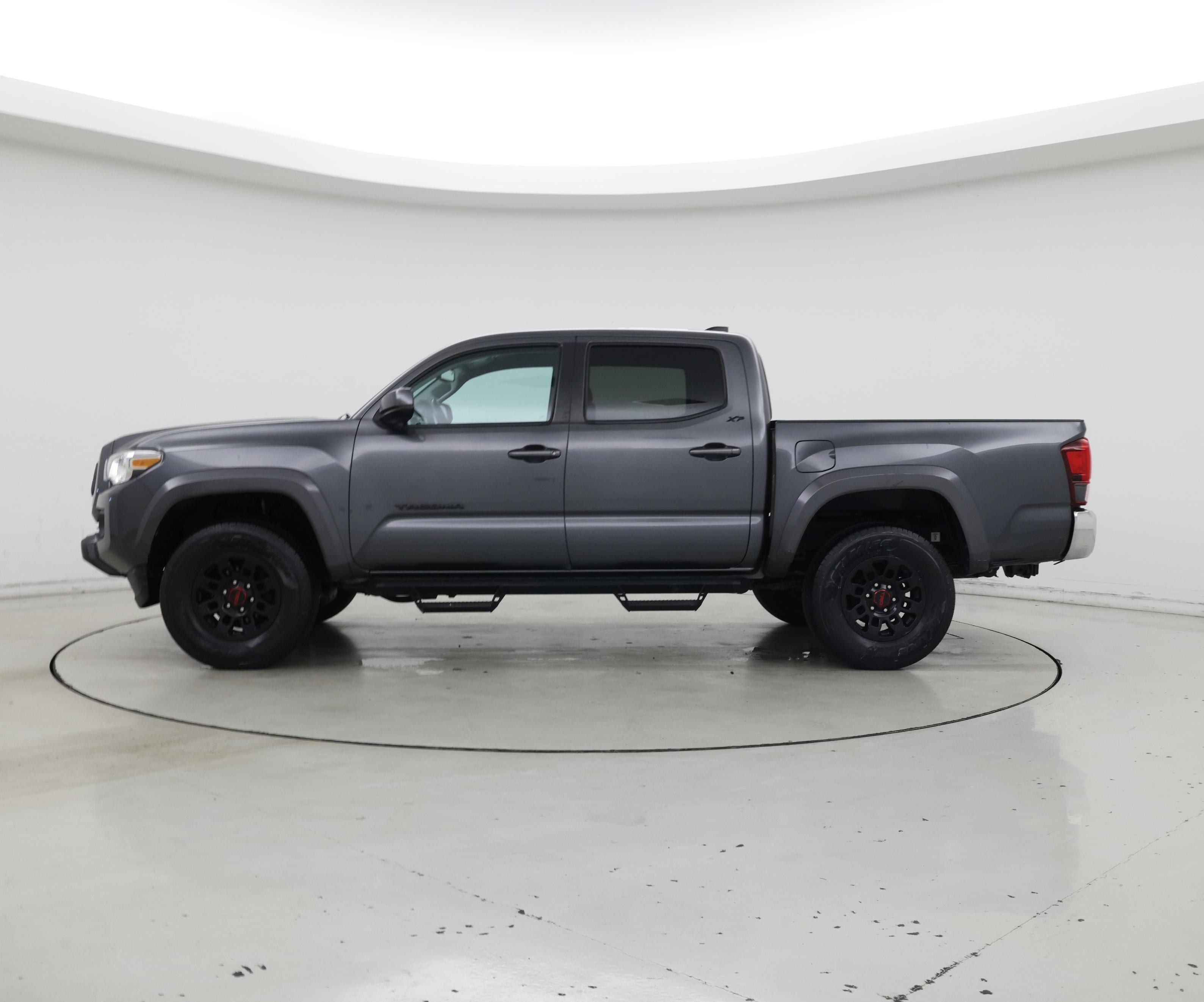 Thumbnail: 2021 Toyota Tacoma - 3