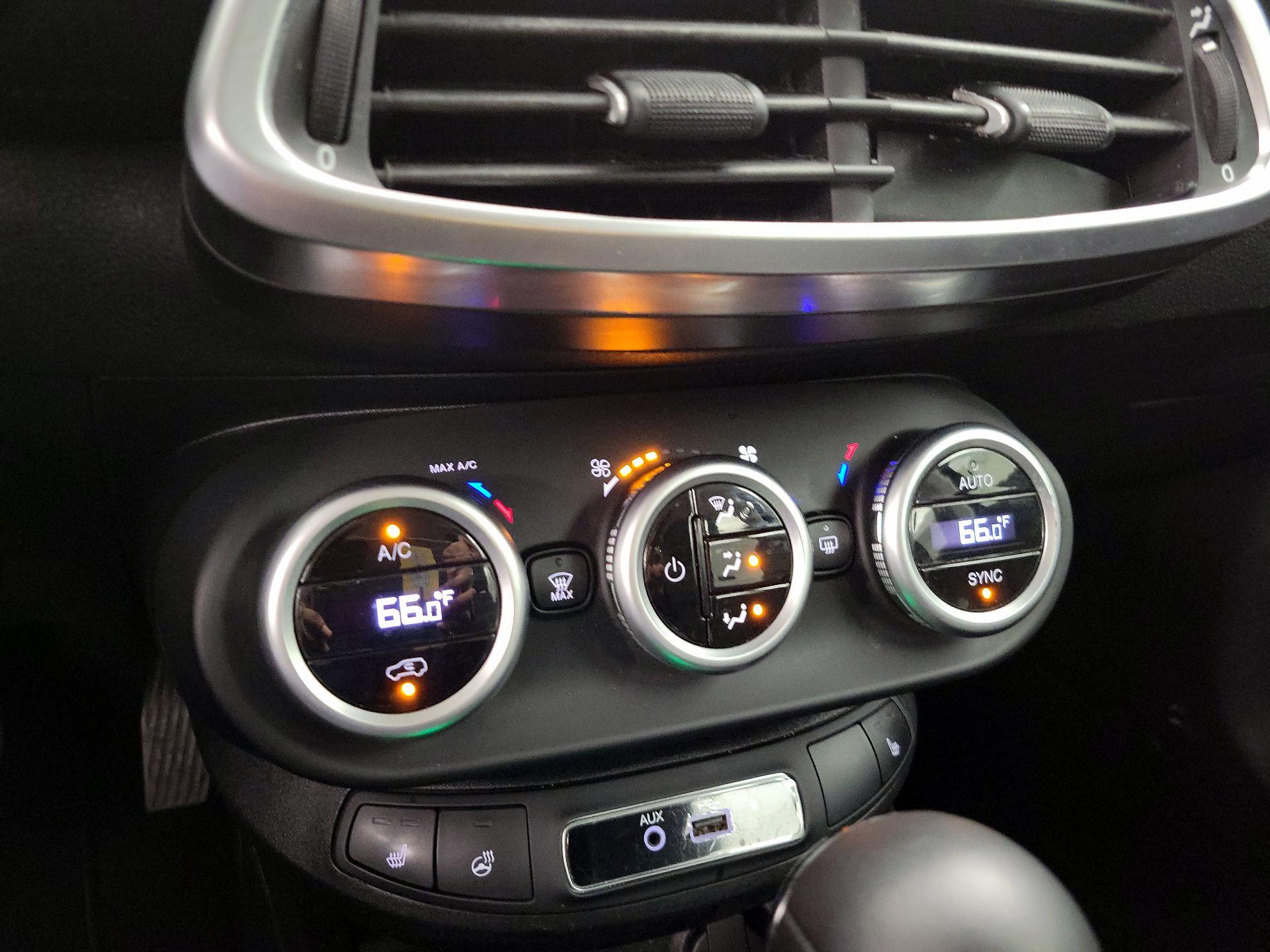 Thumbnail: 2016 Fiat 500X - 16