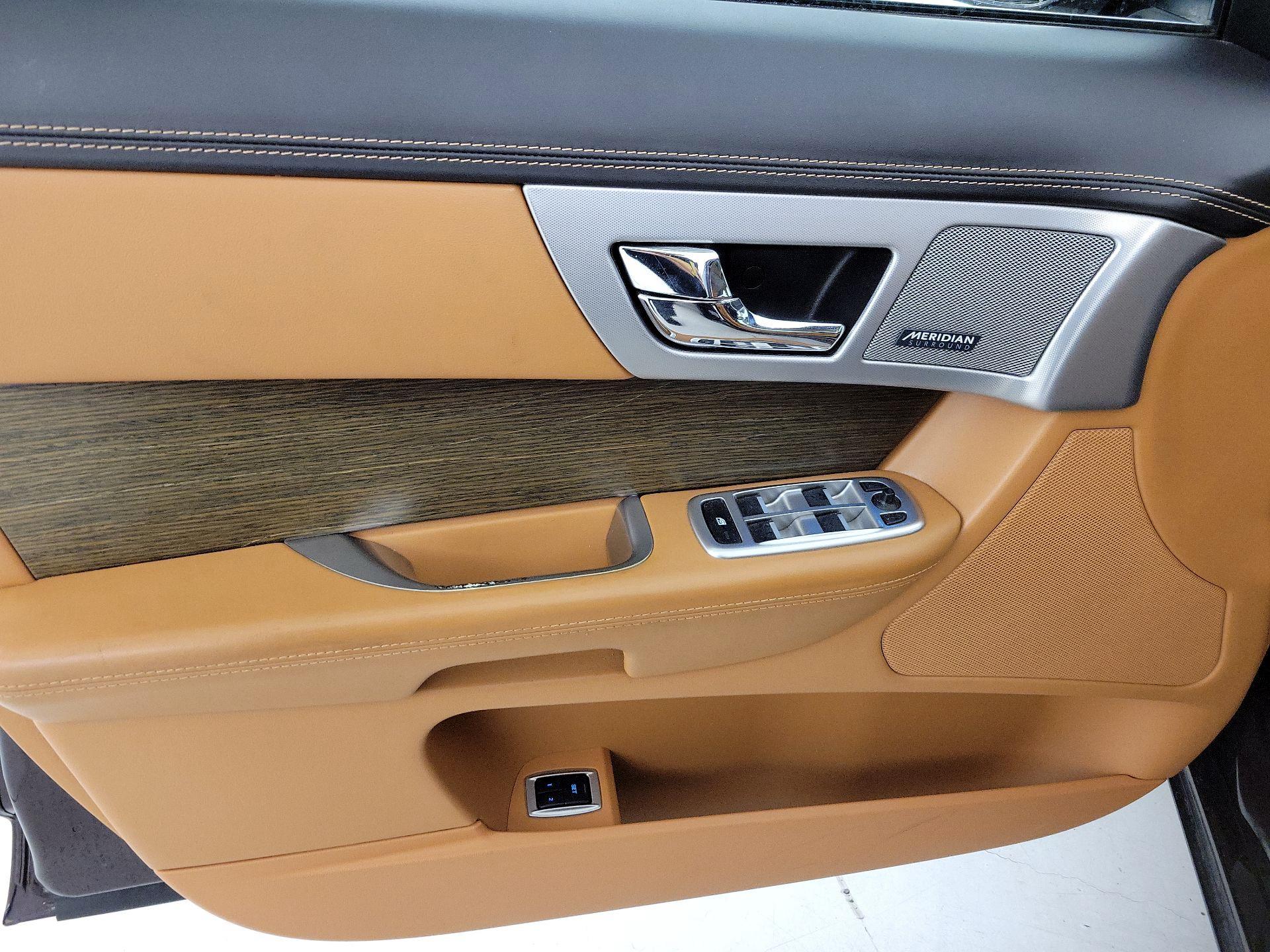 Thumbnail: 2015 Jaguar XF - 12