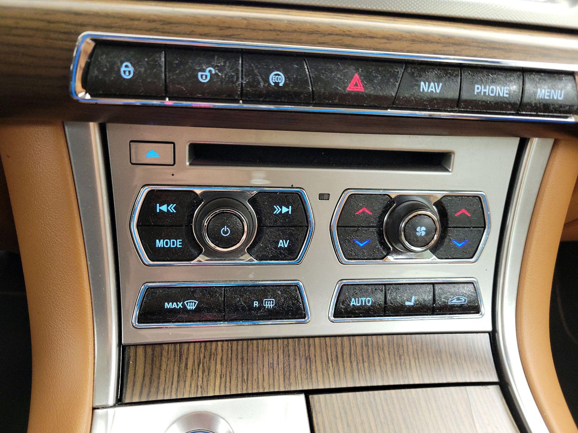 Thumbnail: 2015 Jaguar XF - 15