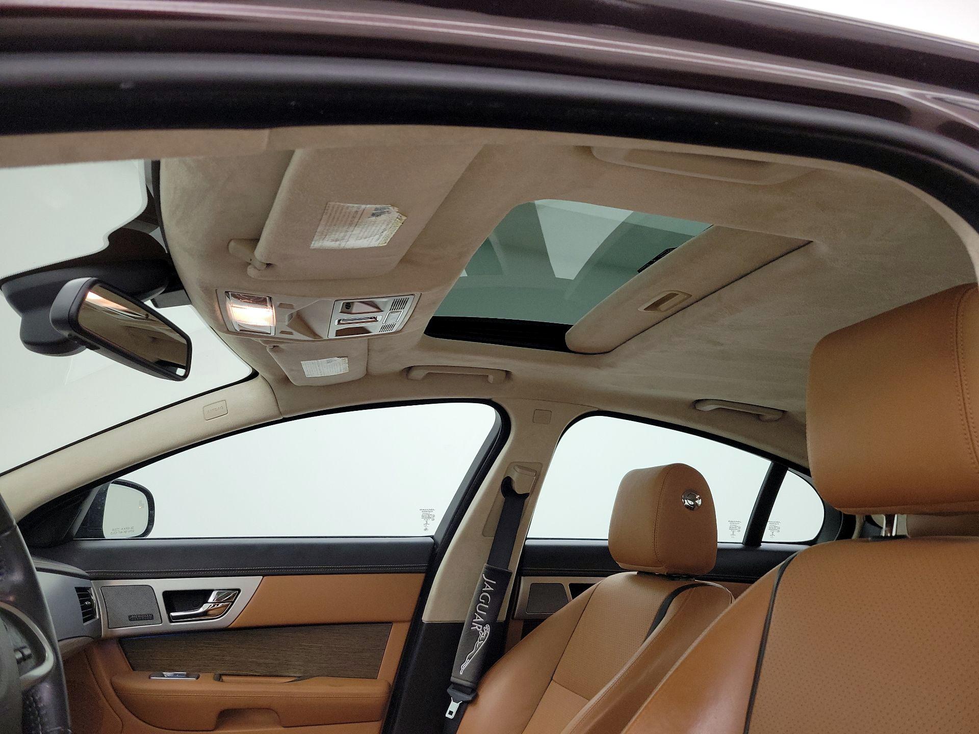 Thumbnail: 2015 Jaguar XF - 17