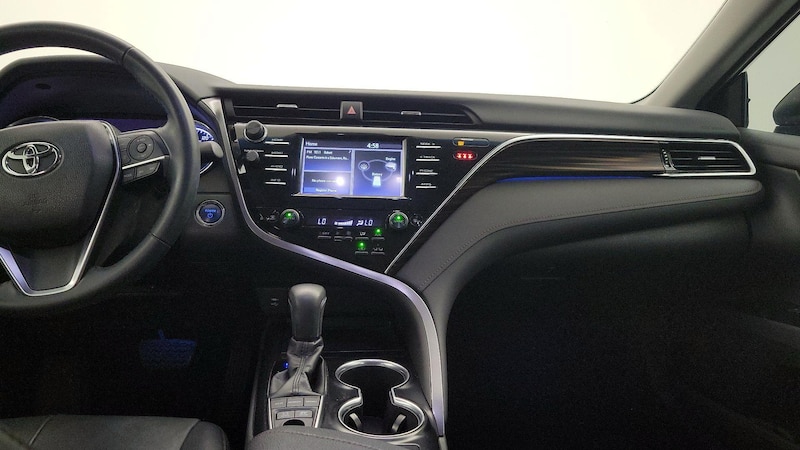 2018 Toyota Camry XLE 9
