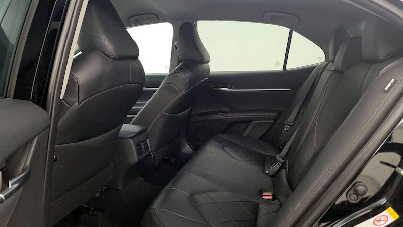 2018 Toyota Camry XLE 18