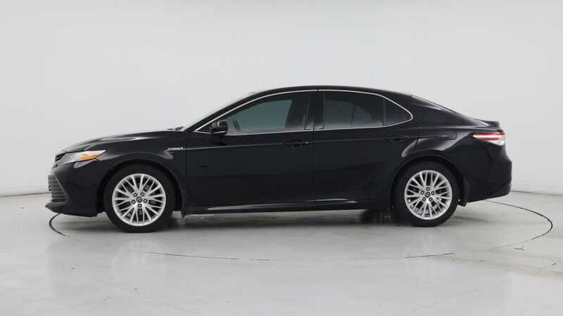 2018 Toyota Camry XLE 3