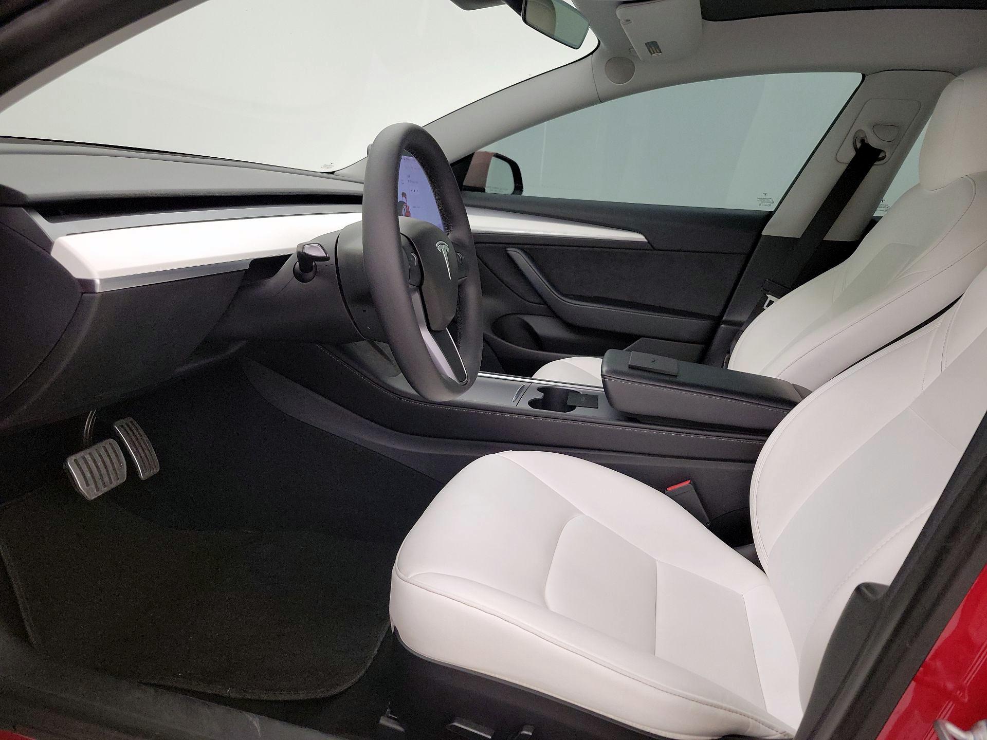 Thumbnail: 2021 Tesla Model 3 - 11